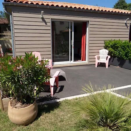 Au Petit Bignon Bed & Breakfast Les Épesses