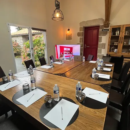 Au Petit Bignon Bed and Breakfast 3*