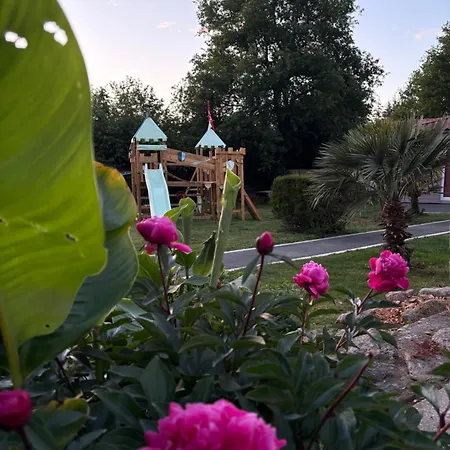 Au Petit Bignon Bed & Breakfast
